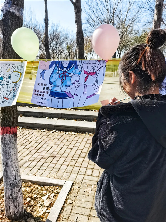 【感恩传承月】感恩与爱同行 爱与艺术皆不负——淬炼·国际商学院举办“感恩有你有我”主题手绘展