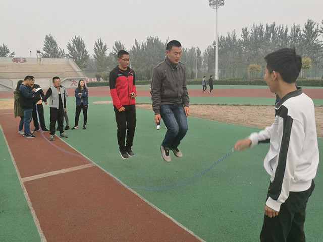 【完满班级】跳跃的青春 跳大绳比赛——信管1601班完满班级主题活动