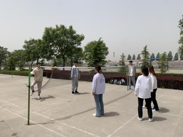 【完满班级】欢乐竞技 趣味无穷——艺术传媒学院动画1902班举办毽球大赛活动