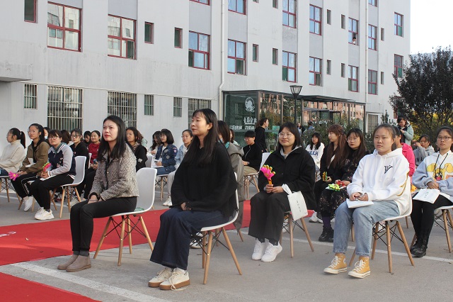 分享“馨”感受 体验“新”精彩——青藤书院举办“2020级新生入院仪式暨恒心阳台音乐会”