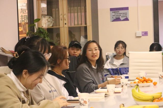 青春恰似火 完满正当时——完满教育工作学生组织干部中期座谈会