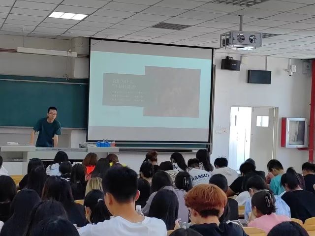 【辅导员说完满】期末“吐槽”我来说——经济与管理学院2022级辅导员说完满活动