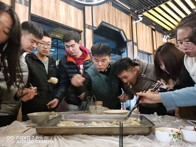 【完满班级】浓浓的味道 深深的爱——智能工程学院通信2001班完满班级活动