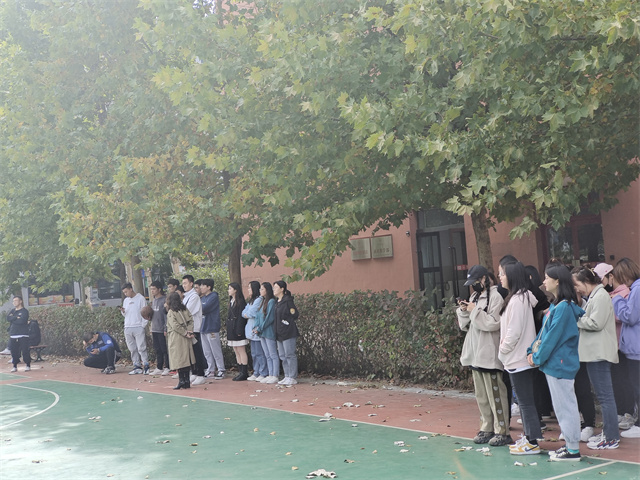 【完满班级】挑战地心引力 引爆篮球魅力——淬炼·国际商学院营销2102班完满班级活动