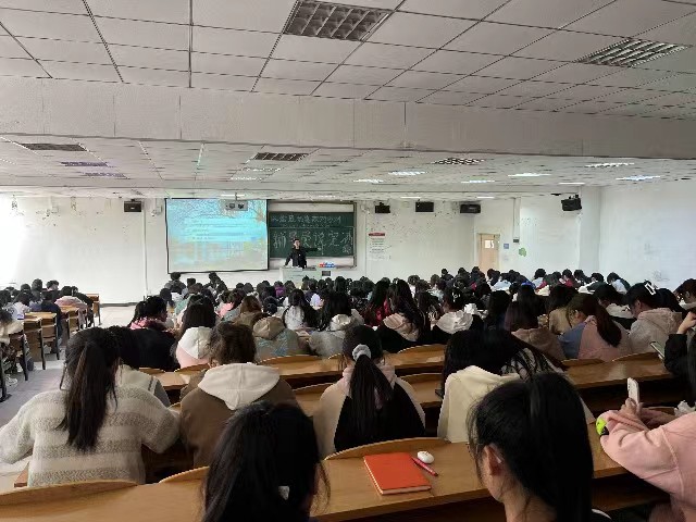 【辅导员说完满】以篮球规则为例分析如何利用规则——淬炼·国际商学院2022级辅导员说完满活动