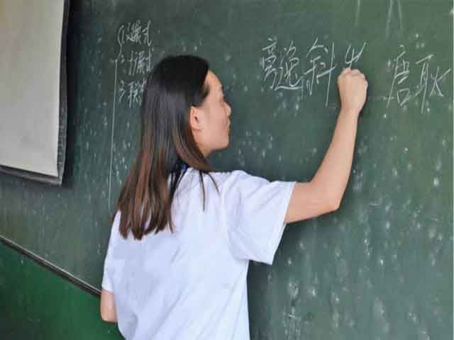 【暑期社会实践】服务家乡 让青春飞扬 ——艺术传媒学院环境设计1702班大学生暑期社会实践活动