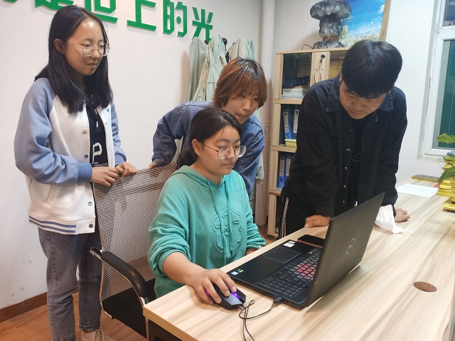 【1+1>2】搭建“理论+实践”育人平台 练就新商科营销思维——淬炼&青藤联合举办第七届“学以致用 职域行销”校园营销节