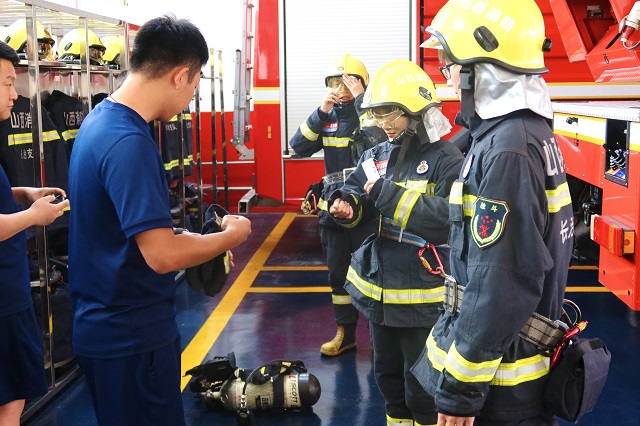 【三下乡】长治·走近“火焰蓝” 传递“中国红” ——“红心向党映三晋”大数据学院、信息工程学院 移动的党史宣讲团