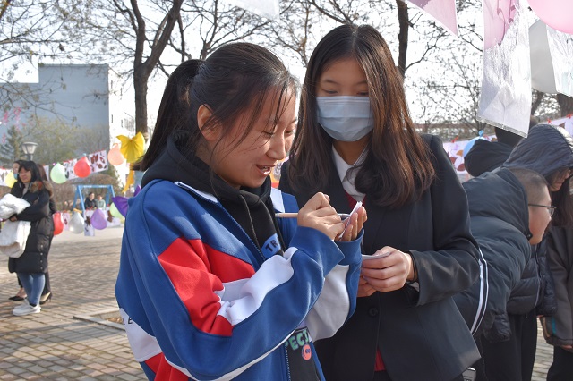 【1+1＞2】片片树叶 记载抗疫深情——食品与环境学院第七届“抗疫传情 落叶知情”情书大赛