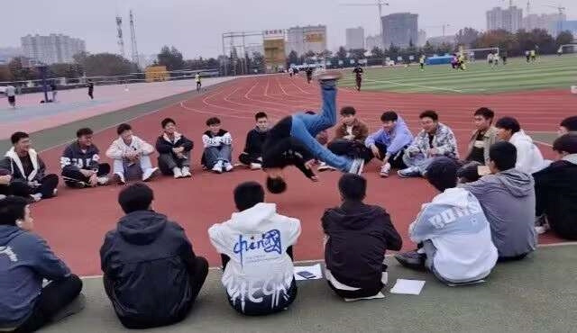 青春如歌 青春如华——智能工程学院十月完满团支部活动集锦（六）