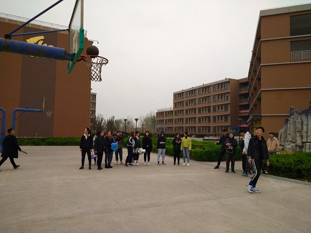 【完满班级】“点燃梦想 绽放活力”定点投篮比赛——艺术传媒学院环设1705班完满班级活动