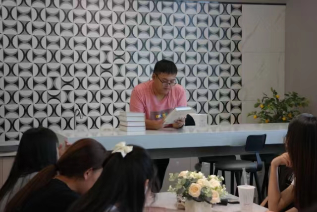 【完满团支部】书香食堂 你我共享——经济与管理学院数管2201班完满团支部活动