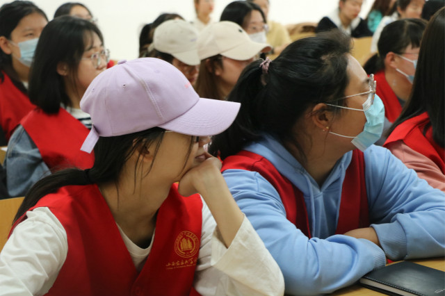 铭记自身责任 弘扬优秀精神——商务英语学院分享交流月