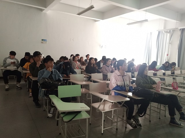 【完满班级】开天辟地史无前 志士神州竞争先——艺术传媒学院环设1805班举办“意气风发 朝气蓬勃”纪念五四青年节100周年观影活动