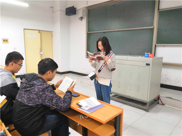 【完满班级】书香浸润心灵 知识改变世界——智能工程学院17级完满班级集锦（一百四十八）