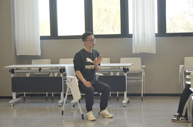 【1+1>2】礼仪塑形象 携手“艺”起来——淬炼·国际商学院携手艺术教育中心开展“‘仪’起过的芳华岁月——基本礼仪”主题讲座