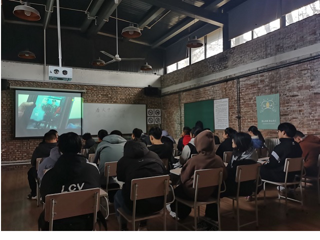 【完满班级】观看红色电影 牢记初心使命——远景2002班11月完满班级活动