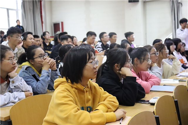 【辅导员说完满】疫情防控 你我同行——远景学院2019级主题年级会