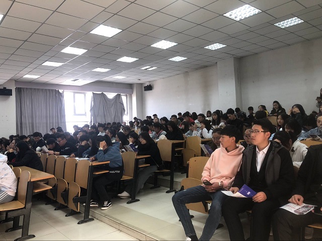 【辅导员说完满】完满教育 完满生活——艺术传媒学院2018级举办辅导员说完满活动