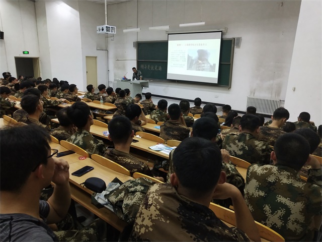 【辅导员说完满】新环境 新征程——智能工程学院2018级