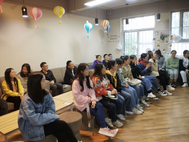 【完满班级】激扬文字 书写爱国之情——经济与管理学院十月完满班级活动纪实（十）