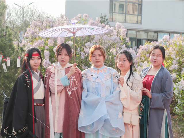 丁香满园流光色 诗词如韵 待你感受——“最美四月天”丁香诗会