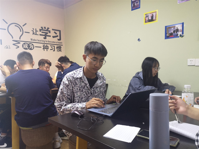 水激石鸣 人激志宏——“e路同行”科技文化蓝海行动计划第一届“平面宣传技能”评选大赛