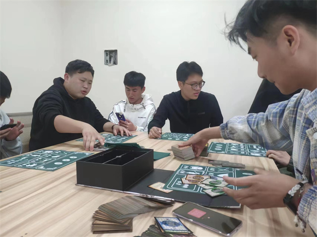【完满团支部】桌上酣战 文稻武略显英豪——智能工程学院通信(专升本)2203班完满团支部活动