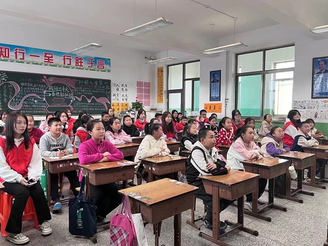 悠悠文墨贯古今 赓续文脉赠流年——远景学院第三期“双语讲国学”活动圆满落幕