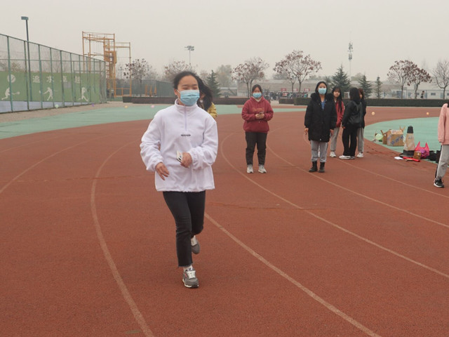 低碳生活 废品创造价值——淬炼商学院行管2002班完满班级活动