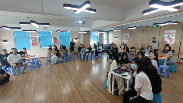 【完满班级】诉说年代记忆 讴歌现代青年——淬炼商学院营销1901班完满班级活动