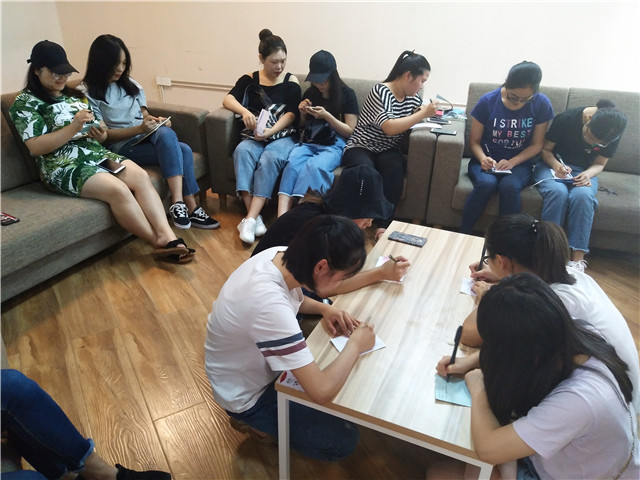 【完满班级】完满之路  风雨同舟——外国语言文学系举办6月完满班级活动