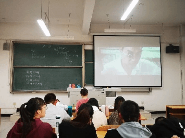 【完满班级】从风雨兼程到繁荣昌盛的七十年——食品与环境学院动医1703班完满班级