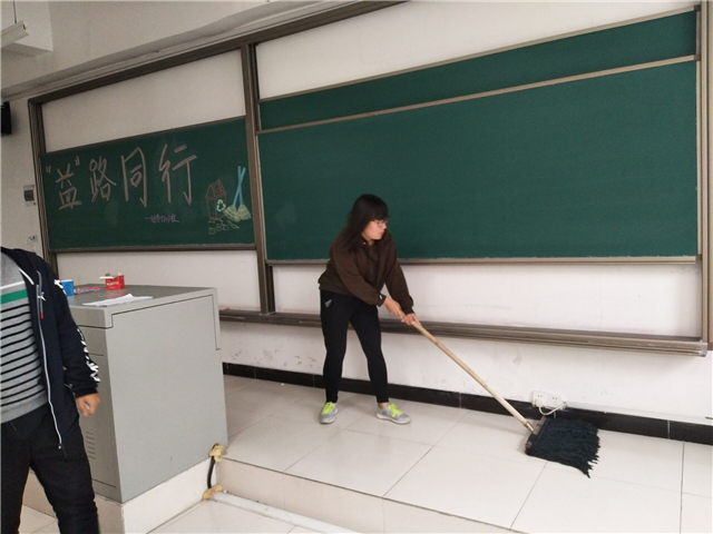 【完满班级】追梦的我们 用行动还一个书香氛围——淬炼商学院“体”味青春主题活动（十九）