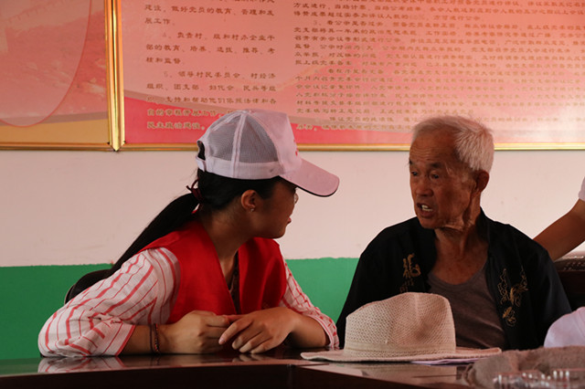 【三下乡】一堂别开生面的党史教育课——“青鸟”志愿服务队探访革命老党员回忆录