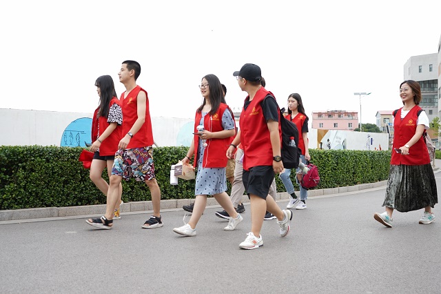 回马小学支教之旅 温暖留守儿童