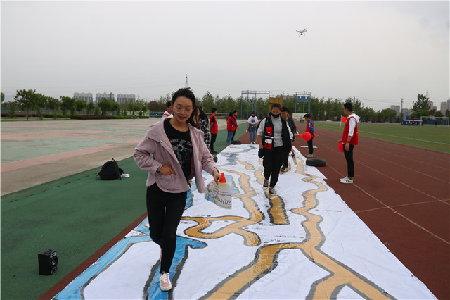 【忆“五四”】纪念“五四”运动100周年 1000名学生选择用这样的方式回望历史