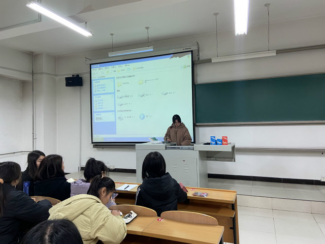 【完满班级】读万卷书 行万里路——外国语言文学系英语1801班、经贸1801班、涉外1801班完满班级活动