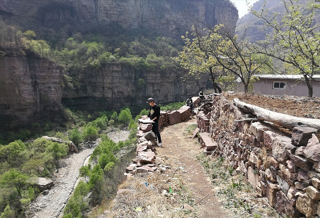 【完满班级】观景过万面 下笔如有神——艺术传媒系产品1701、服装1701班完满班级活动