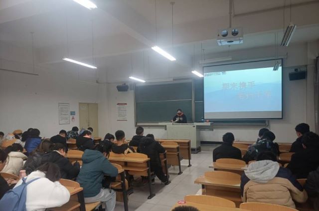学长计划第821期:期末复习 我们不慌——智能工程学院第一百一十二期学长计划之“携手期末 笔扫千军”