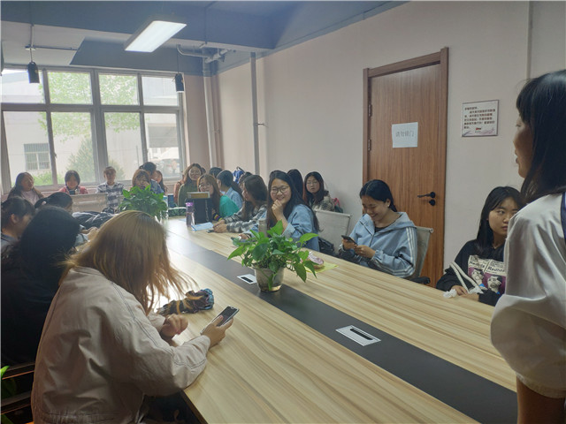 【完满班级】舞出艺术 感染在心——外国语言文学系英语1803班、英语1804班5月完满班级活动