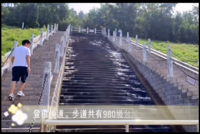 “鹤发童颜”云上晋商游 你也秒变主播?——无边书院开展银发旅行团5.19世界旅游日活动
