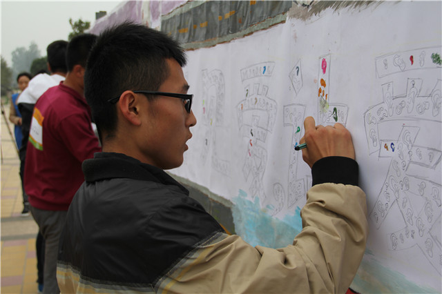 我院举办2015康宝莱·全国大学生迷你马拉松公益挑战第一期“涂鸦跑”