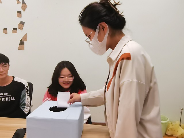 第二期“时光物语”活动——记远景学院志愿服务部顺利举办