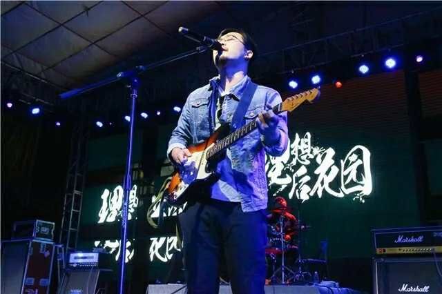 摇滚征程永不断 信院舞台交给你