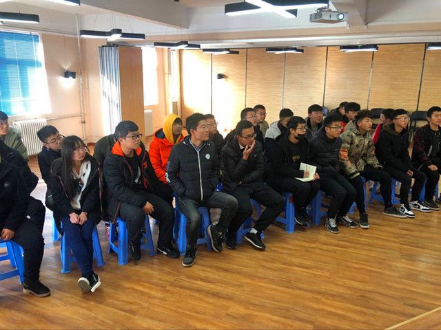 【完满班级】修宪与改革同步 献身于改革开放——智能工程学院18级完满班级活动集锦(六十五)