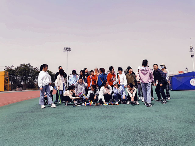 【完满班级】在体育运动中学习女排精神——食品与环境学院园林2001班完满班级活动