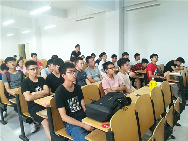 【完满班级】回忆童趣  放飞梦想——大数据学院信息工程系软件1701班完满班级活动