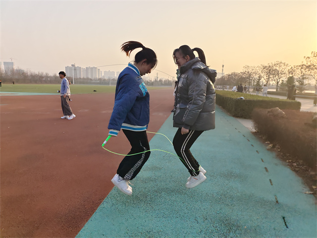 【完满团支部】“绳”彩飞扬 各显“绳”通——淬炼·国际商学院财务2101班完满团支部活动