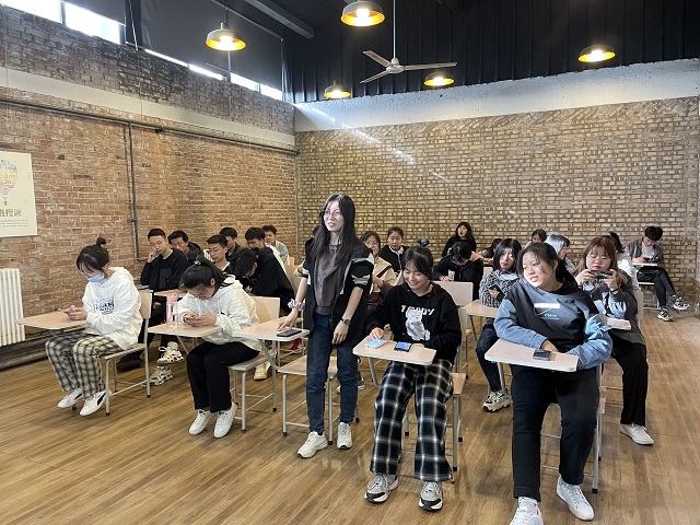 让思想碰撞 让艺术飞翔——远景2001班之艺术实践活动